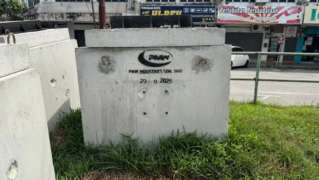 03 jb30 manhole